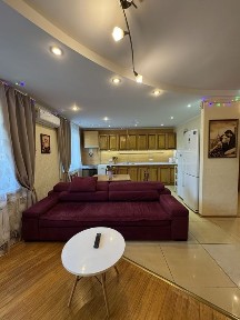 Без комісії Квартира для сім'ї на вул. Прирічна 19 Г
