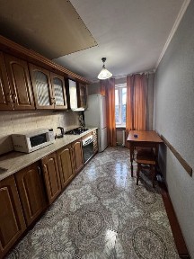 Сдам 2 комн квартиру на Науки, 13