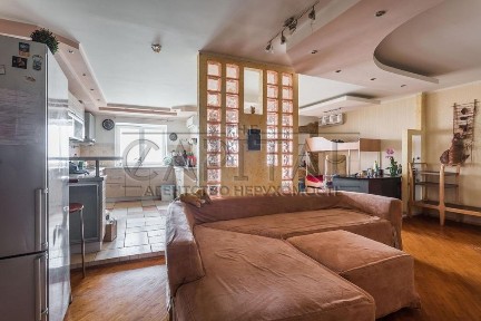 Продаж квартири, пр-т Бажана, Дарницький р-н, Харківський.