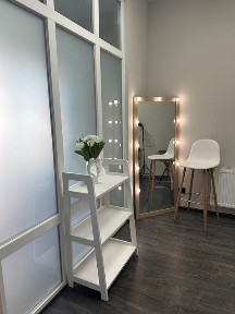 Кабінет для манікюру, масажиста, косметолога, лашмейкера, татуаж