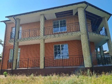 Продається двоповерховий будинок на схилі Дніпра
