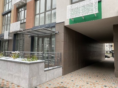 Продаж фасадного торгового приміщення в ЖК Місто Квітів, вул. Тираспільська 54