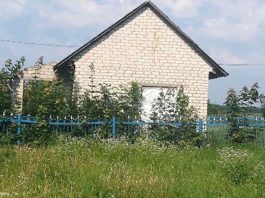 Будино біля озера, перша лінія