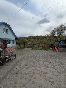 Продаж затишного будинку в м. Чернівці (вул. Вижницька)