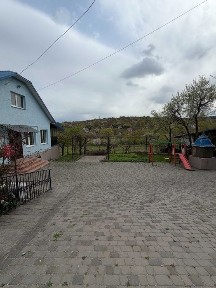 Продаж затишного будинку в м. Чернівці (вул. Вижницька)