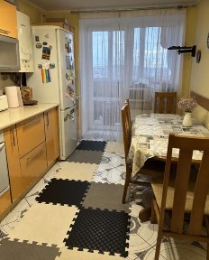 Продаж 3к квартири 88.1 кв. м на вул. Микулинецька