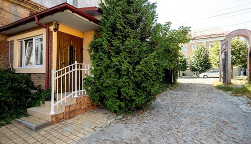 Ексклюзивна квартира в Центі Умані 82м + 40м підвал!