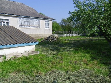 Західна Україна! Продам Будинок ! 120м2 з великою ділянкою 0,25га (приватизована) та садом. Торг