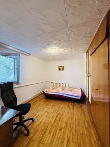 Здається в оренду пів будинку для пари або однієї людини