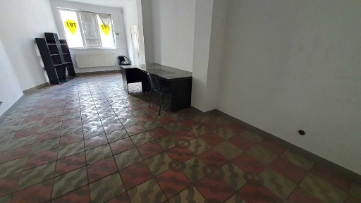 Власник здае прим. 15 м/кв під офіс, Бандери 31, 2пов.