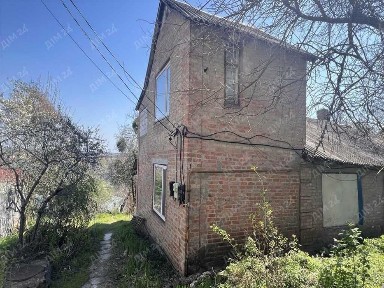 Продається частина будинку в самому центрі міста