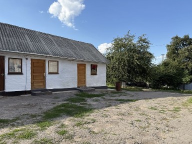 Продаж частини будинку 50 км від Вінниці. 4 окремі кімнати, балкон. автономне газове опалення, та твердоп. Вода, власна криниця Світло Усі зручності
