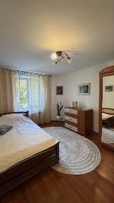 Продаж чотирьох кімнатної квартири поруч з 12 школою