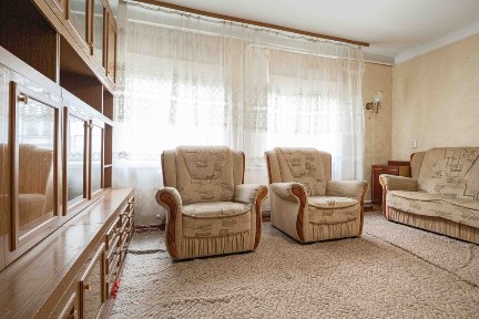 Продам трикімнатну квартиру. Центр.