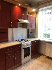 Продам 2 кімн. квартиру по вул. Льотна