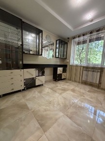 Оренда кабінету по червоній лінії за адресою Соборності 45