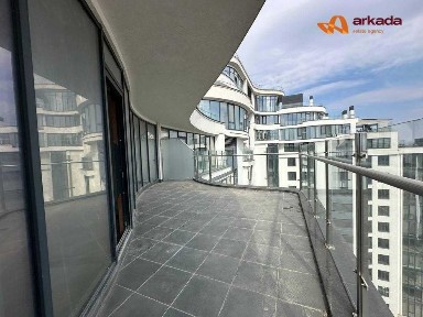 Продаю квартиру з терасою на березі Міського Озера. 214м2.ЖК Парус