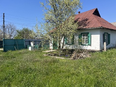 Продається невеликий будинок с Дубіївка, 20 км від Черкас.