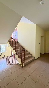 Продаж 2-кімнатної квартири по вул. Зарічанській