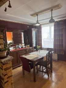 Продам дворівнеау квартиру, район 14 Гіназії