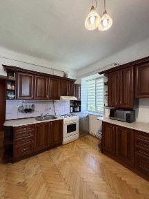 Продаж 2к квартири, центр, вул. Квітова, 93000$