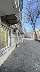 Комерційне Приміщення в Центрі з Широким Фасадом Комісія 0%