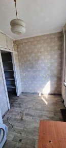 Продам 3 кімнатну квартиру, Дарницька площа