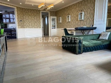 Продаж великої 3 к квартири біля метро Дарниця 1226 дол за кв м