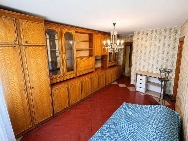 Продам 3-х комнатную квартиру на ЮТЗ.