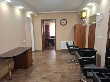 Продам фасадное помещение - 2 комнатная квартира Черемушки Космонавтов