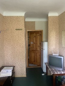 Продам 1 гостинку метро Палац спорту 3 хв.