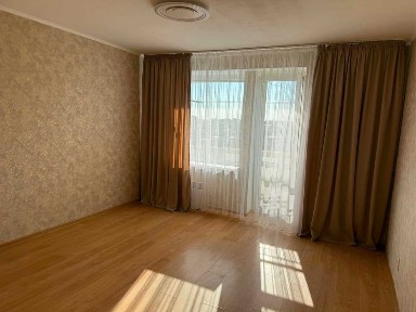 Продаж 1км квартири великої площі