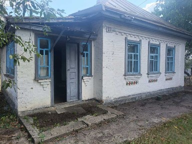 Будинок, з ділянкою 32 сот. м. Золотоноша.