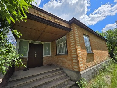 Продаж будинку в селі Мошни.