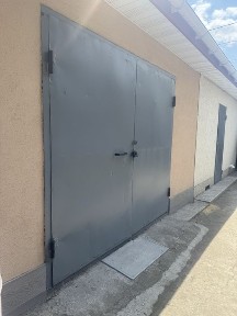 Продам дуже гарну частину будику з меблями та технікою!