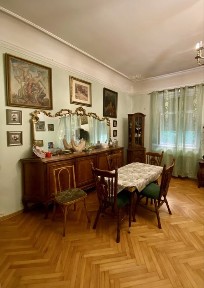 2-к квартира з двориком в центрі