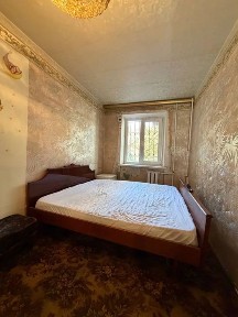 Продам 3-кімнатну квартиру на пр. Поля 43