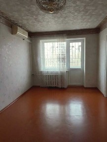 Три кімнати - для вас. Гараж - для машини. Сарай - для картоплі. 3-кімнатна квартира на вул. Зимових Походів, 7.