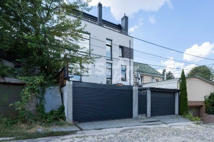 Оренда 5к будинки в Києві, Голосіївський р-н, Владислава Заремби пров. 24 Без комісії