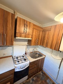 Продаж затишної 2-кімнатної квартири по вул. Небесної Сотні