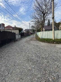 Продається господарство з двома будинками.
