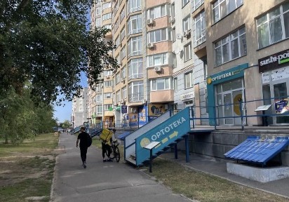 Оренда фасадного приміщення Здановської, ЖК Лікоград, Ломоносова, Теремки