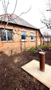 Продам невеликий будинок з газом у Дергачах р-н переїзду.