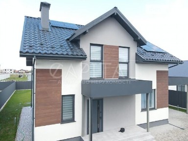Продаж 2 поверхового будинку з ділянкою на 7 соток, 228 кв. м, 4 кімнати, на вул. Сунична • ID 34774579