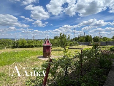 Продам хороший будинок в передмісті
