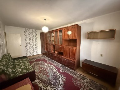 Двухкомнатная квартира на ЮТЗ. 2/5,раздел. Район СК Зоря на Театральной.