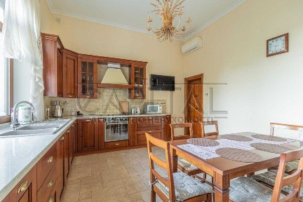 Продажа дома с бассейном, с. Гуровщина, Бучанский район