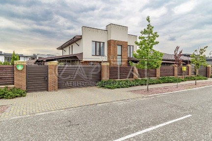Продаж будинку в Лісниках | КМ «Хутір Ясний» | 250 м² | Гостьовий будинок | Генератор