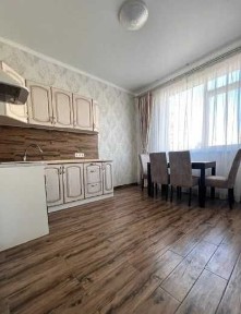Продам просторную 1-комн. квартиру в КАДОР на ул. Сахарова с Большой ЛОДЖИЕЙ