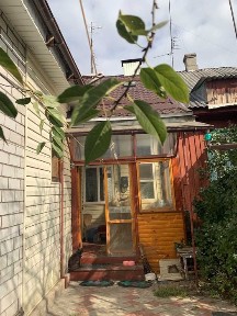 Продаю частину будинку ( р-он Черемушки)